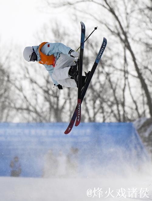 李方慧夺得自由式滑雪U型场地世界杯美国阿斯本站金牌